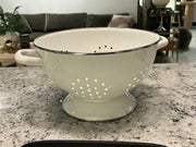 Enamel strainer